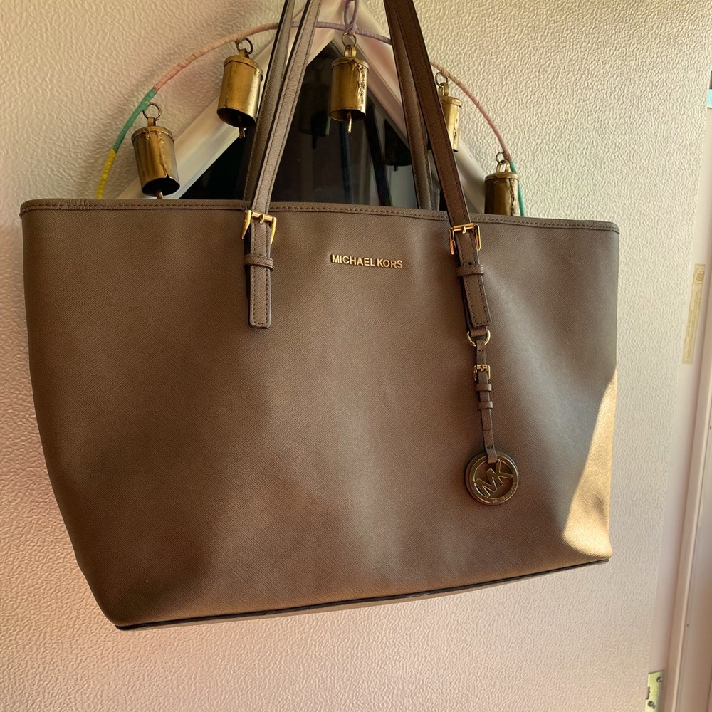 "Michael Kors" tan Saffiano zipper tote